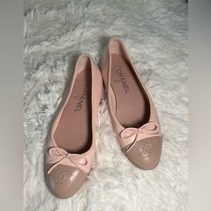 CHANEL leather ballet flats
